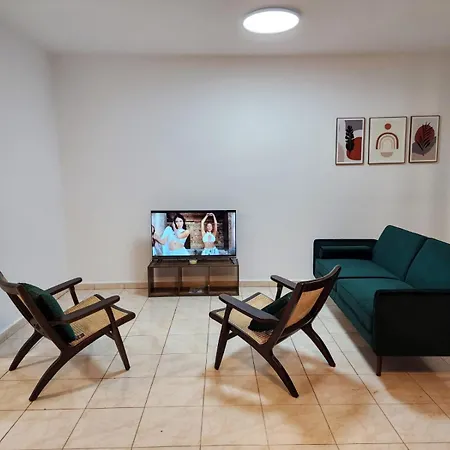 Froler Apartament شقة *